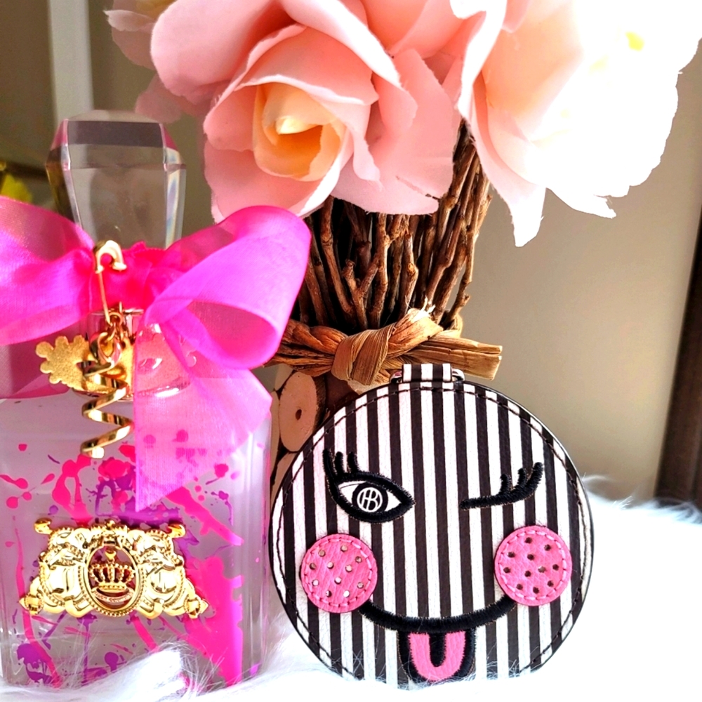 Henri Bendel  key fob